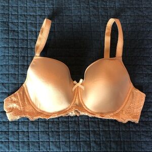 Le Mystere Lace Accent Bra in Cream